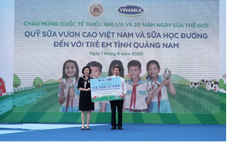 Vinamilk[-]mang[-]niềm[-]vui[-]uống[-]sữa[-]cho[-]hơn[-]34.000[-]trẻ[-]em[-]tỉnh[-]Quảng[-]Nam[-]thông[-]qua[-]Quỹ[-]sữa[-]Vươn[-]cao[-]Việt[-]Nam[-]và[-]chương[-]trình[-]Sữa[-]học[-]đường